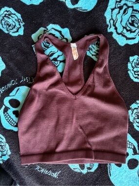 Ribbed Racerback Crop Tank Top — Burgundy